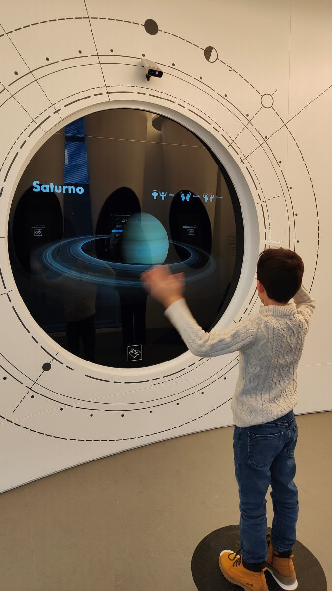 Galactica Paneles Interactivos