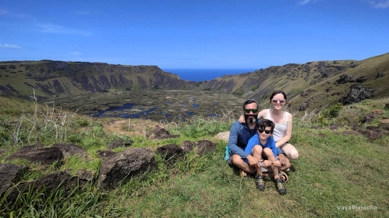 Volcan Rano Raraku 10 Lugares Imprescindibles en la Isla de Pascua / Rapa Nui